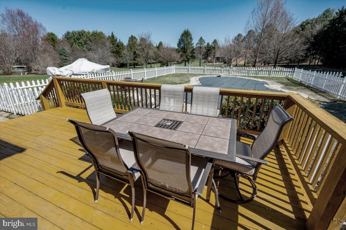 STRAWBERRY HILL - Residential