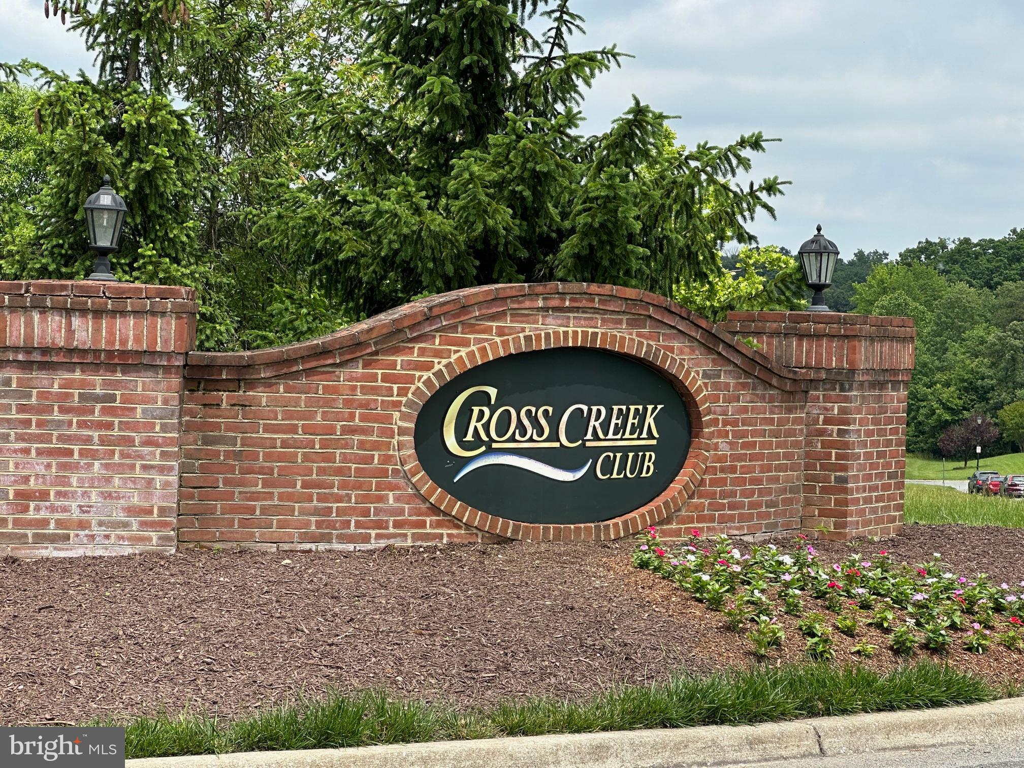 CROSS CREEK CLUB - Residential
