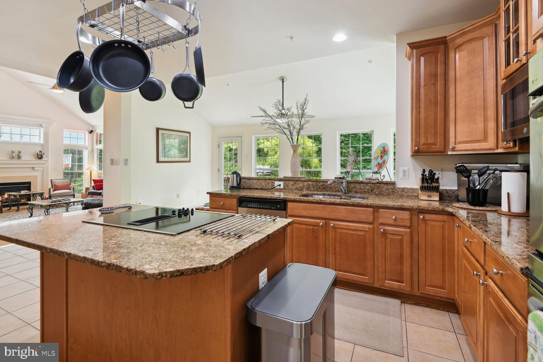 CROSS CREEK CLUB - Residential