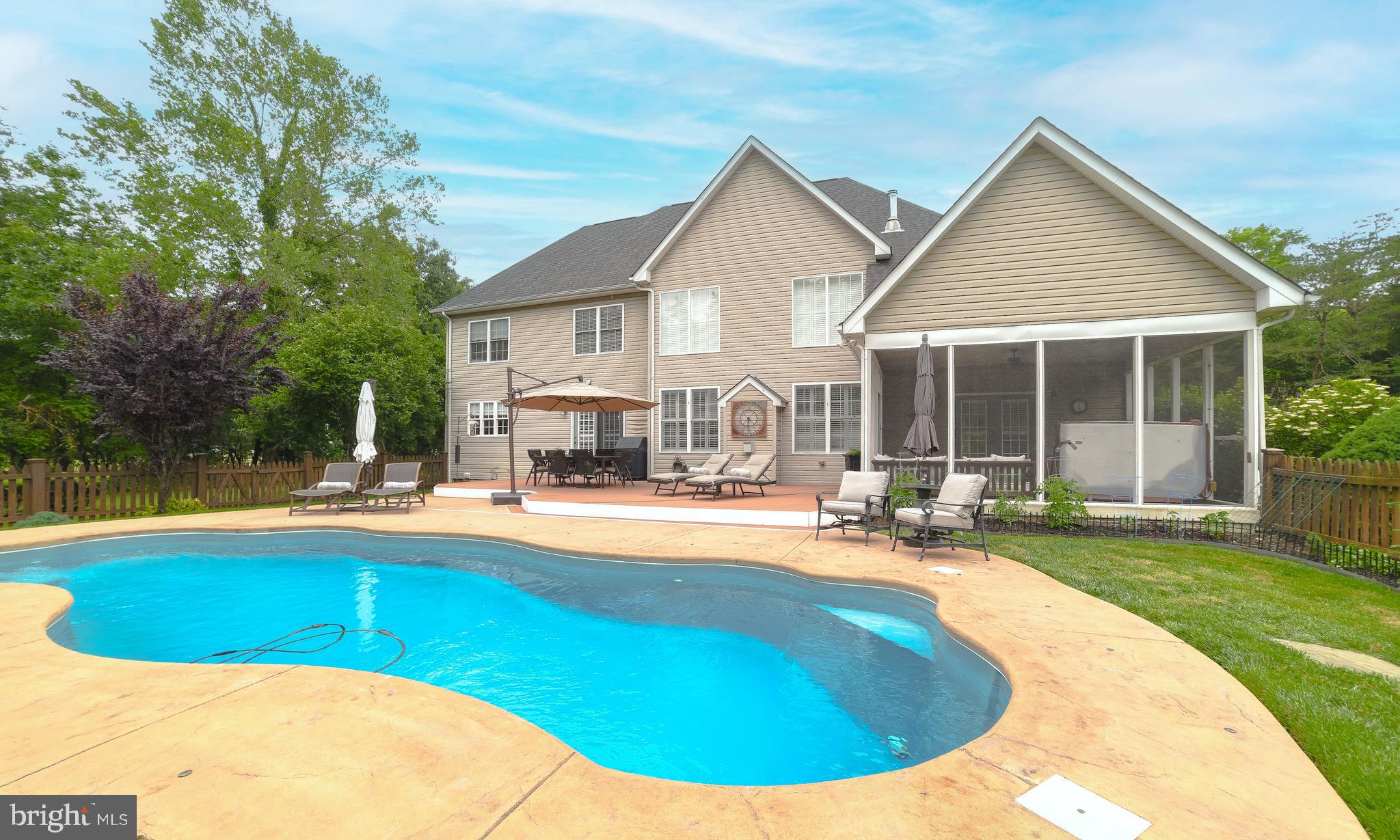 MAGNOLIA ISLE - Residential