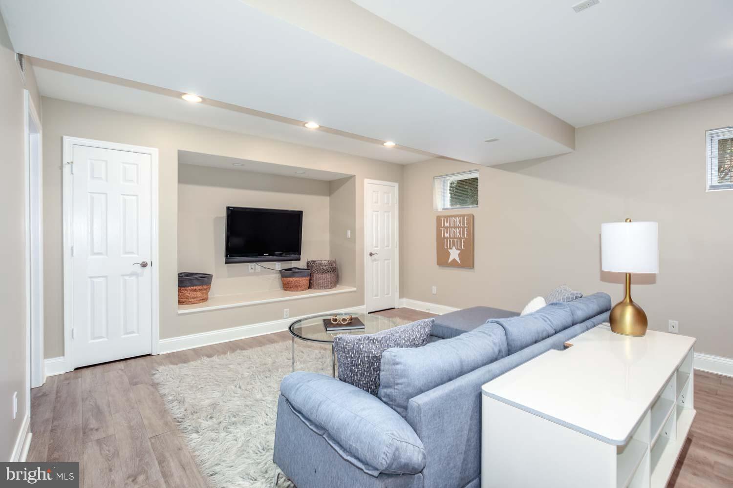 STRATTON WOODS - Residential