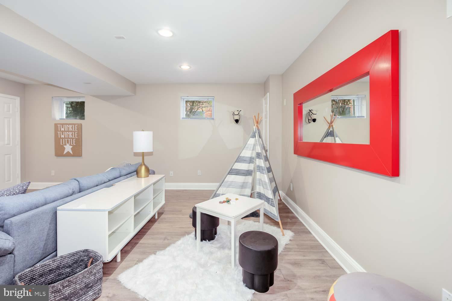 STRATTON WOODS - Residential