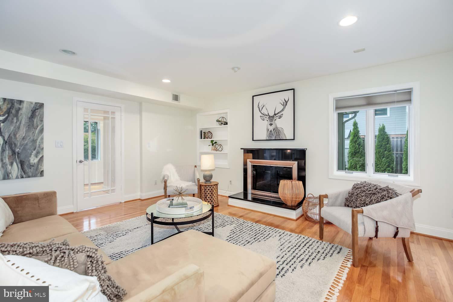 STRATTON WOODS - Residential