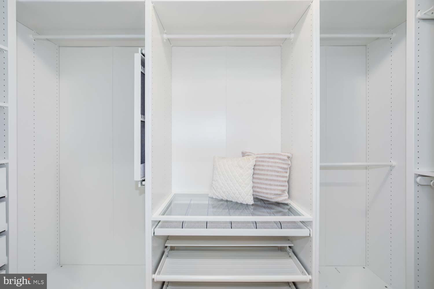 STRATTON WOODS - Residential