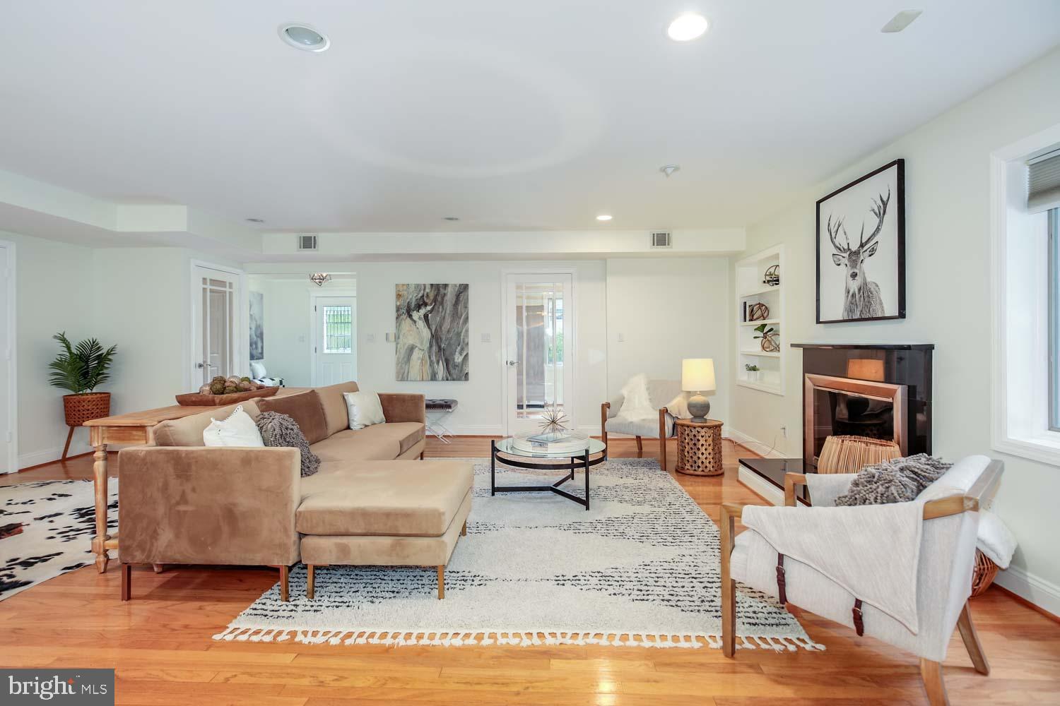 STRATTON WOODS - Residential