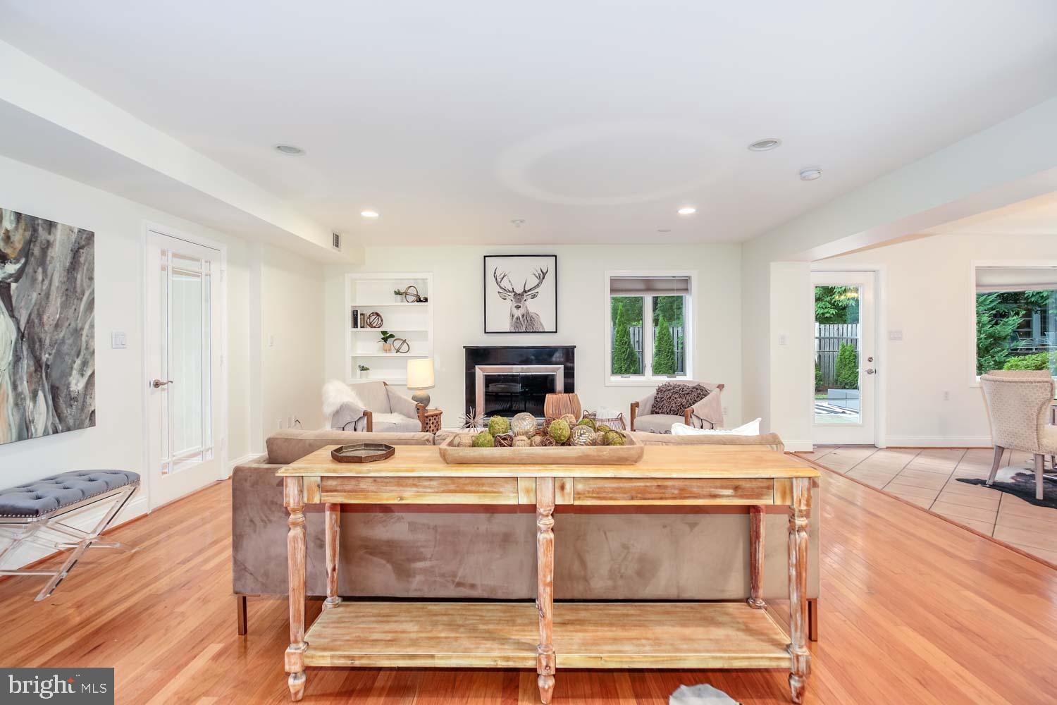 STRATTON WOODS - Residential