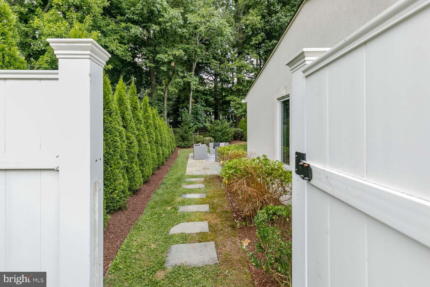 STRATTON WOODS - Residential