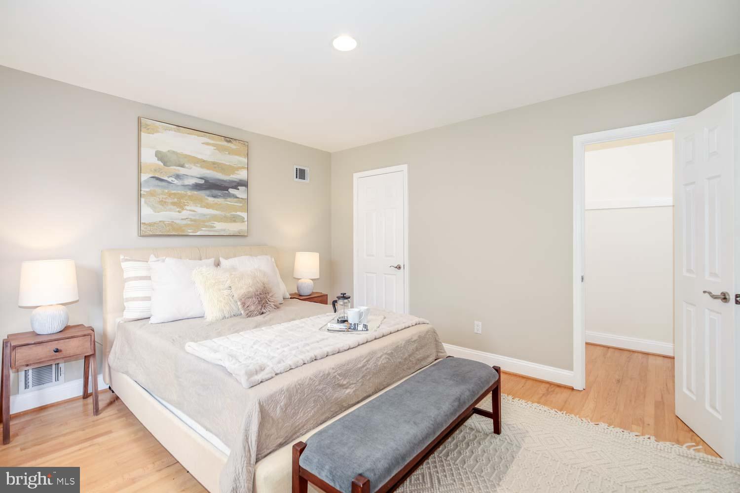 STRATTON WOODS - Residential