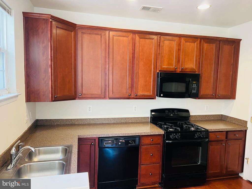 TASKERS CHANCE - Residential Lease