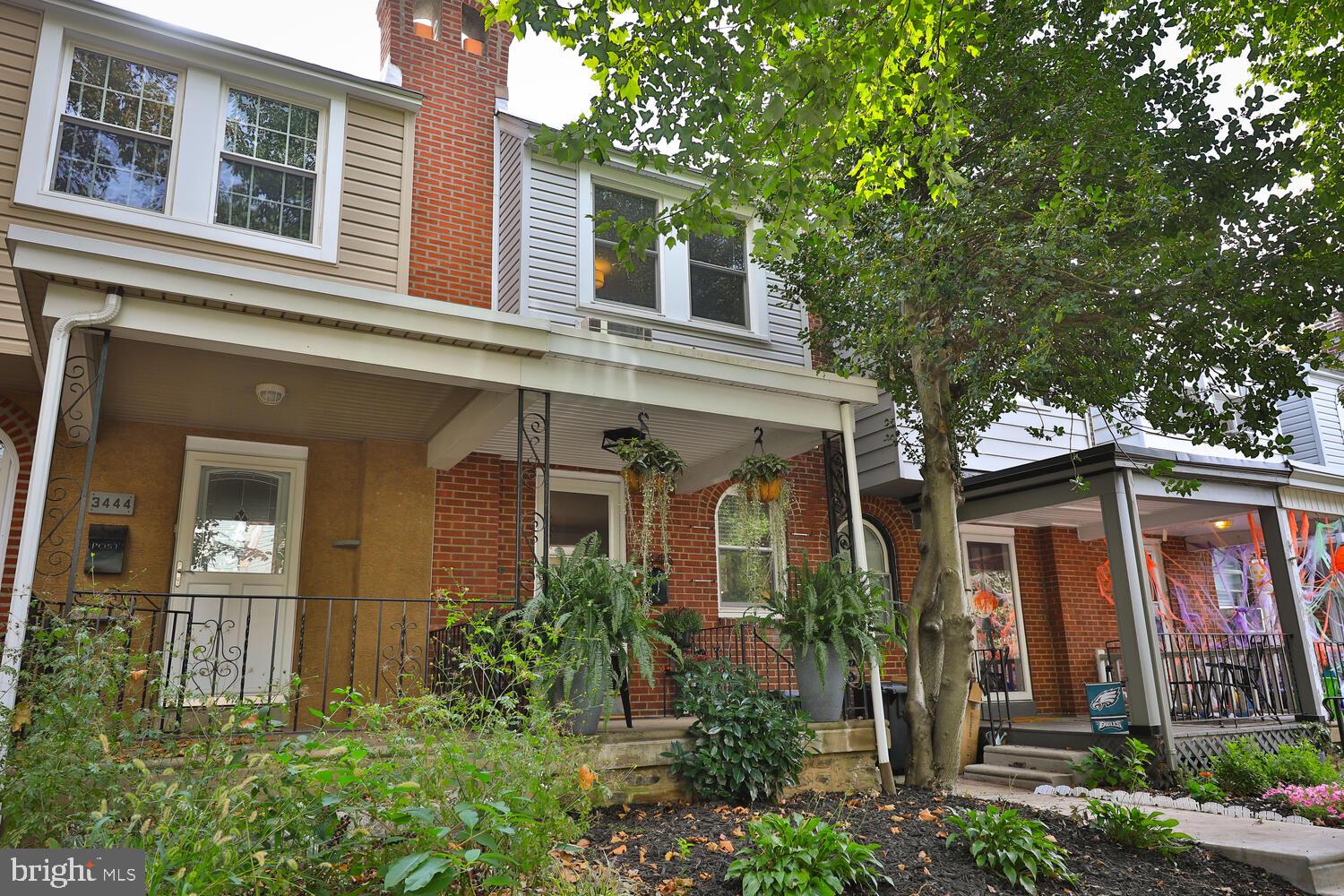 This cozy 2-bedroom + 1 bonus room home on Tilden Street in East Falls is a true gem. Nestled just steps away from East Falls Station, it offers the perfect blend of convenience and tranquility.
The first floor has a renovated kitchen that's perfect for culinary adventures, beautiful hardwood floors and a dinning room large enough for your Thanksgiving crowd! Upstairs, the center bathroom is drenched in sunlight from a skylight. The two bedrooms have ample closets.
The property's cute backyard is ideal for barbecues and letting your furry friend roam.
Cherry on the top: there's a bonus finished basement room for added flexibility. You will find lots of storage space there.
The charming front porch is perfect to enjoy the tree-lined street, bordered with sycamores.
Benefit from the financial perks of low taxes, zero condo fees and a price you cannot beat. This property is an excellent choice for first-time home-buyers.