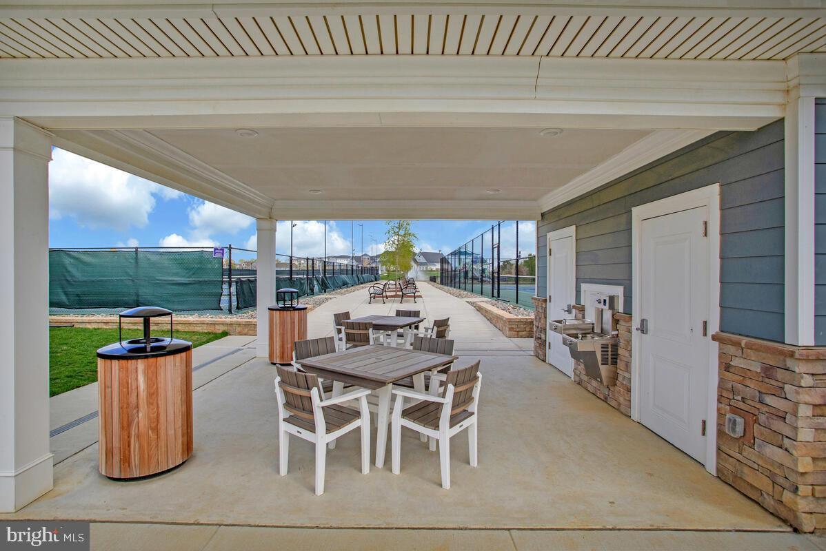 FOUR SEASONS AT KENT ISLAND - Residential