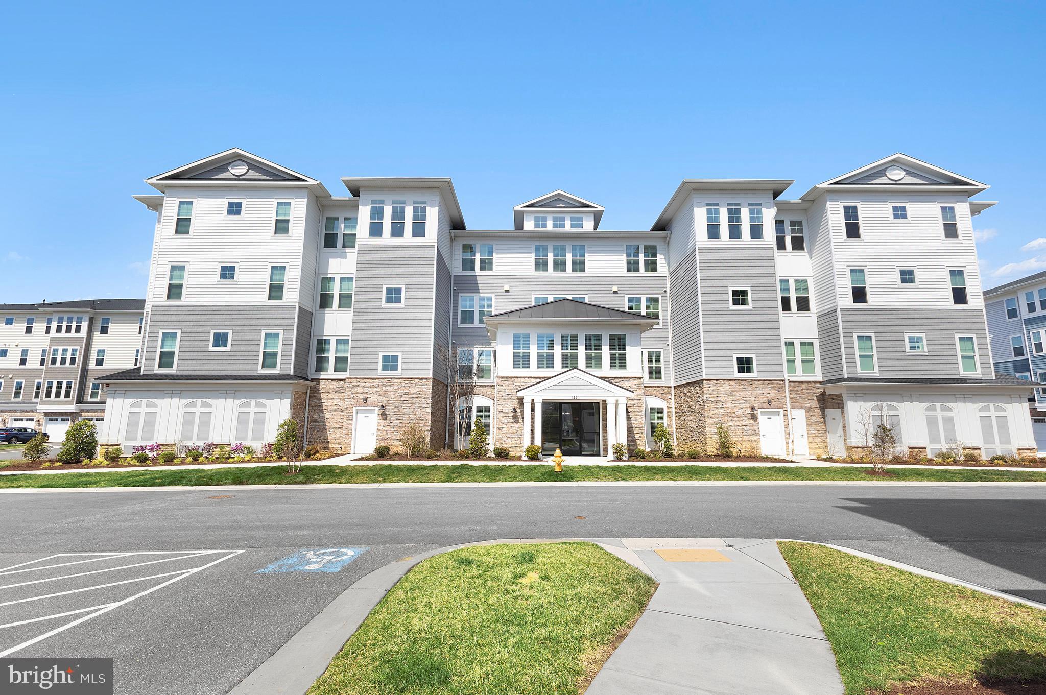 FOUR SEASONS AT KENT ISLAND - Residential