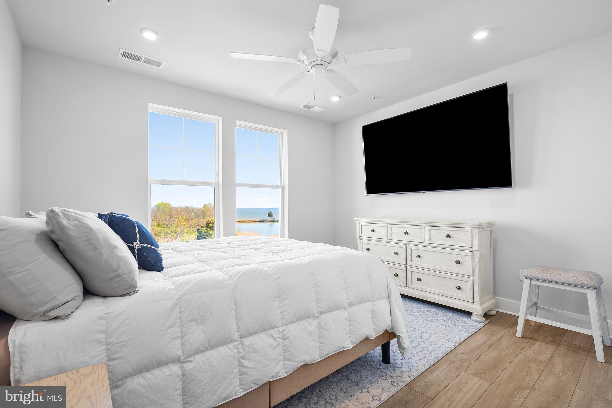 FOUR SEASONS AT KENT ISLAND - Residential