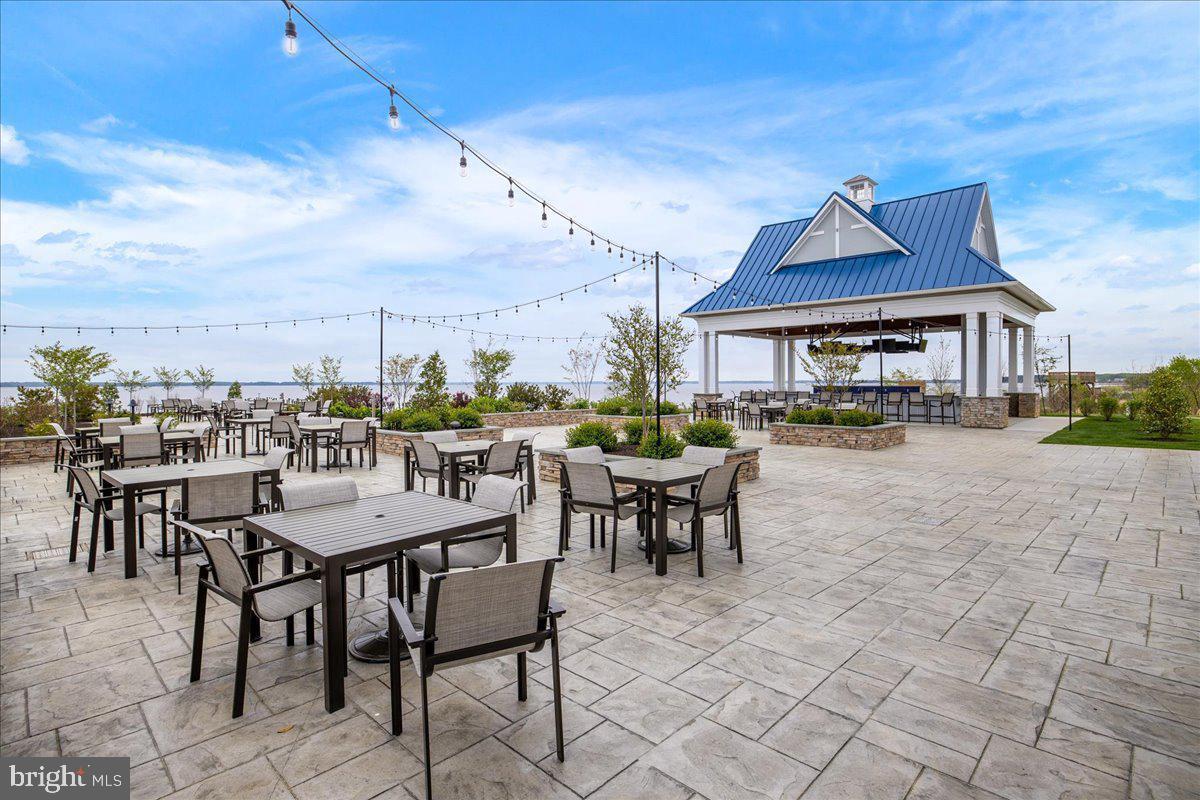 FOUR SEASONS AT KENT ISLAND - Residential