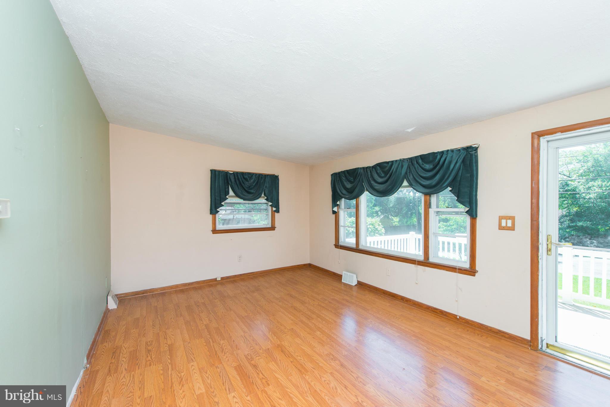 CEDARHURST - Residential