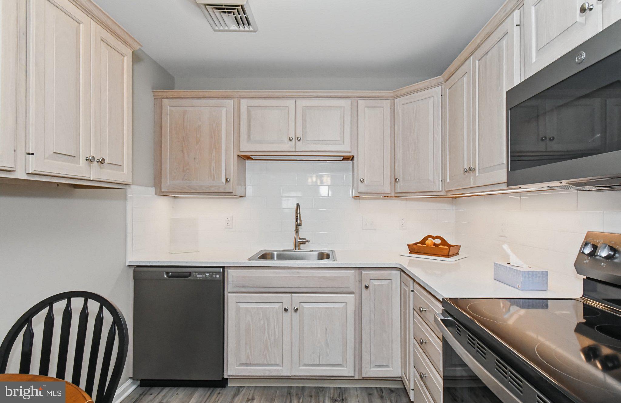 2461 E HIGH STREET LII