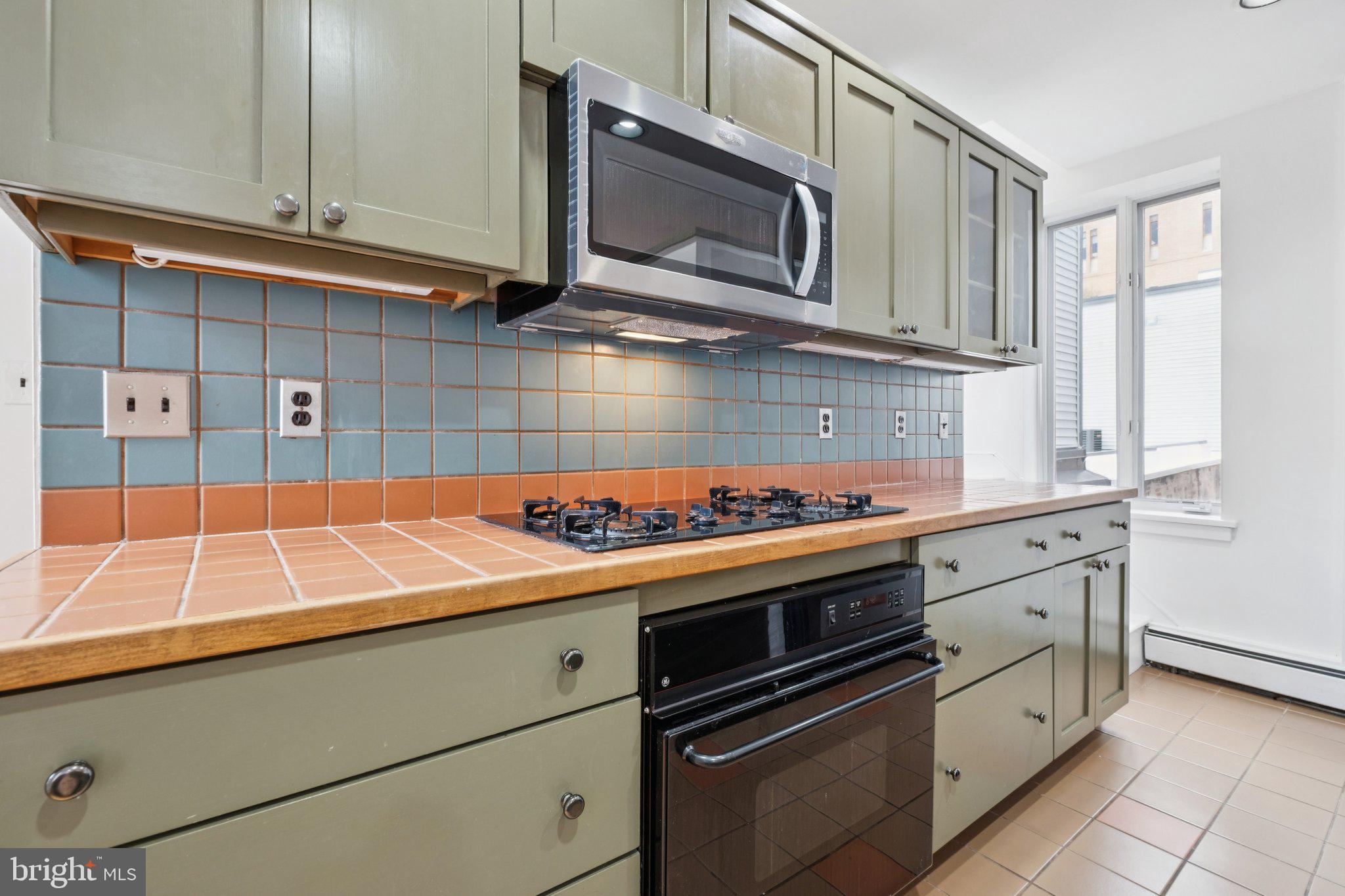 WASHINGTON SQ WEST - Residential Income