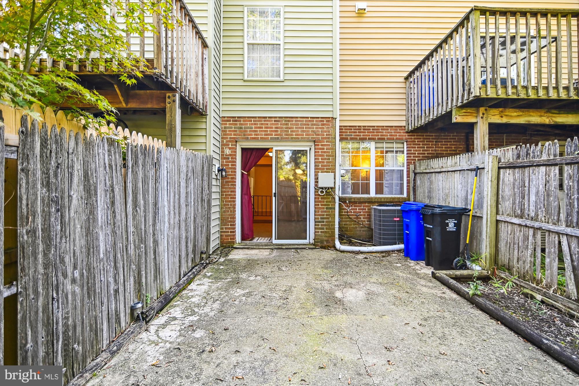 ARBORY CONDO-PHASE 3> - Residential