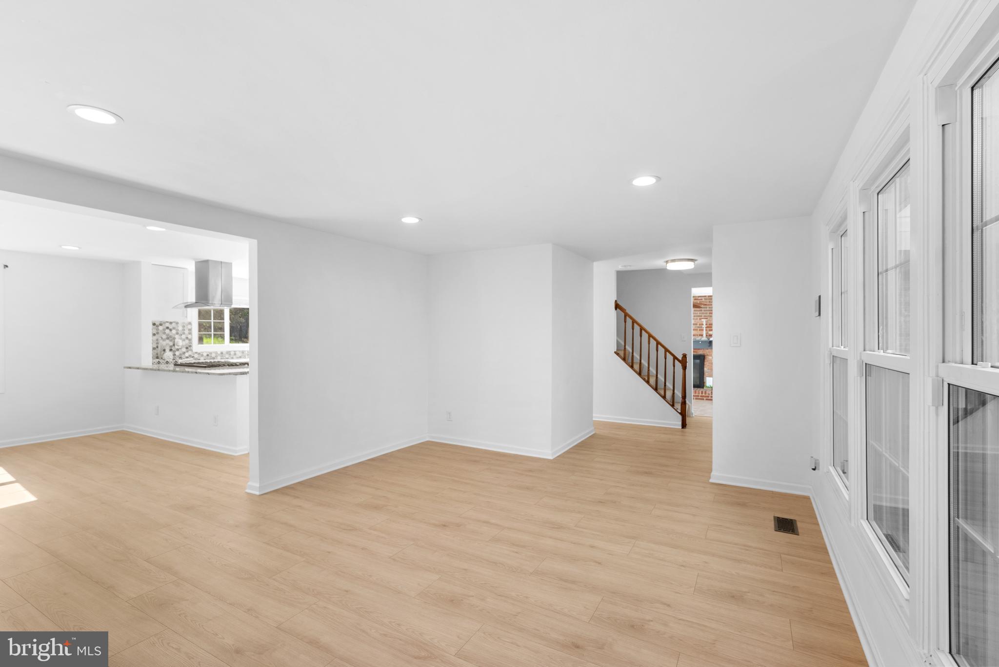 VILLAGE OF LONG REACH - Residential