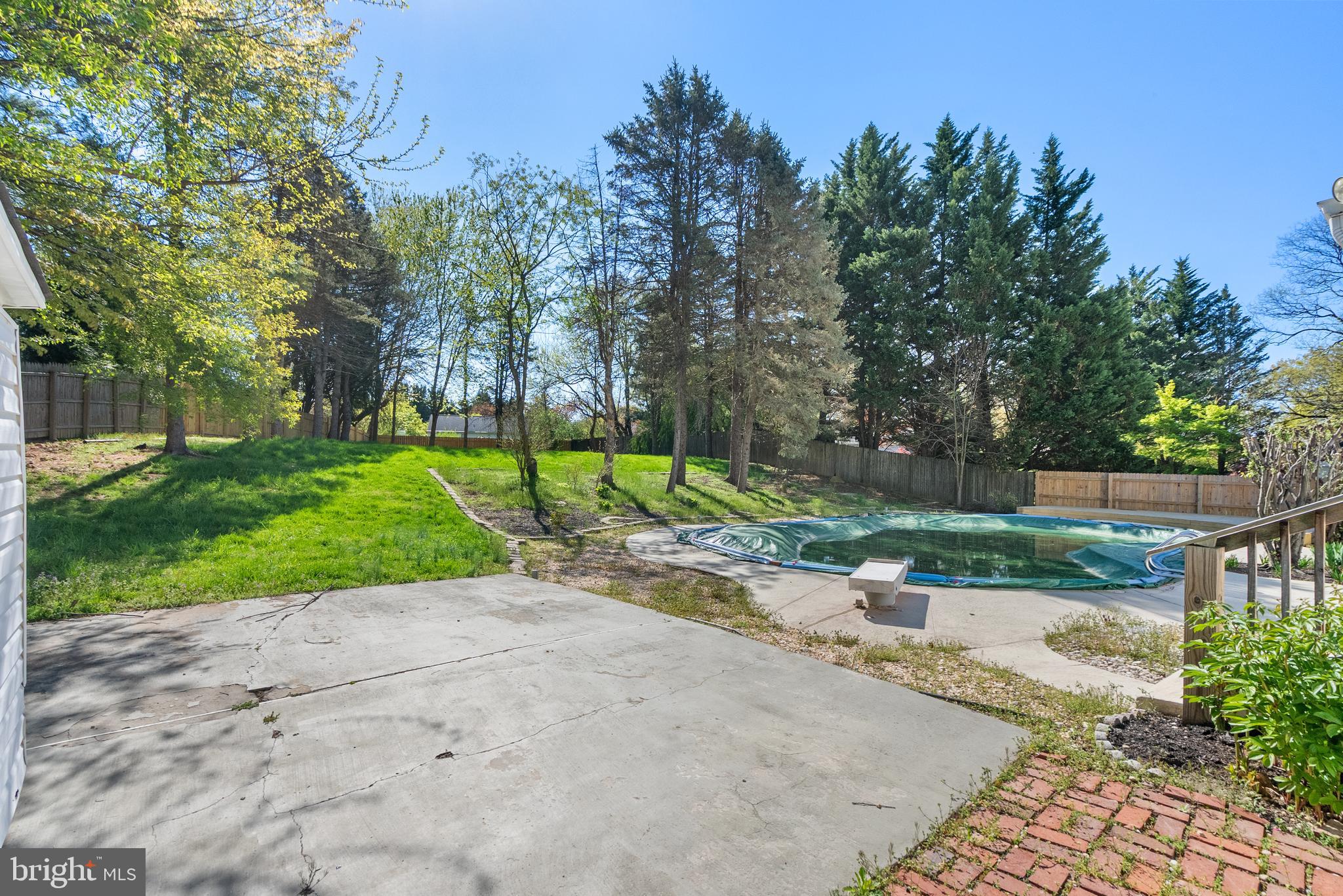 VILLAGE OF LONG REACH - Residential