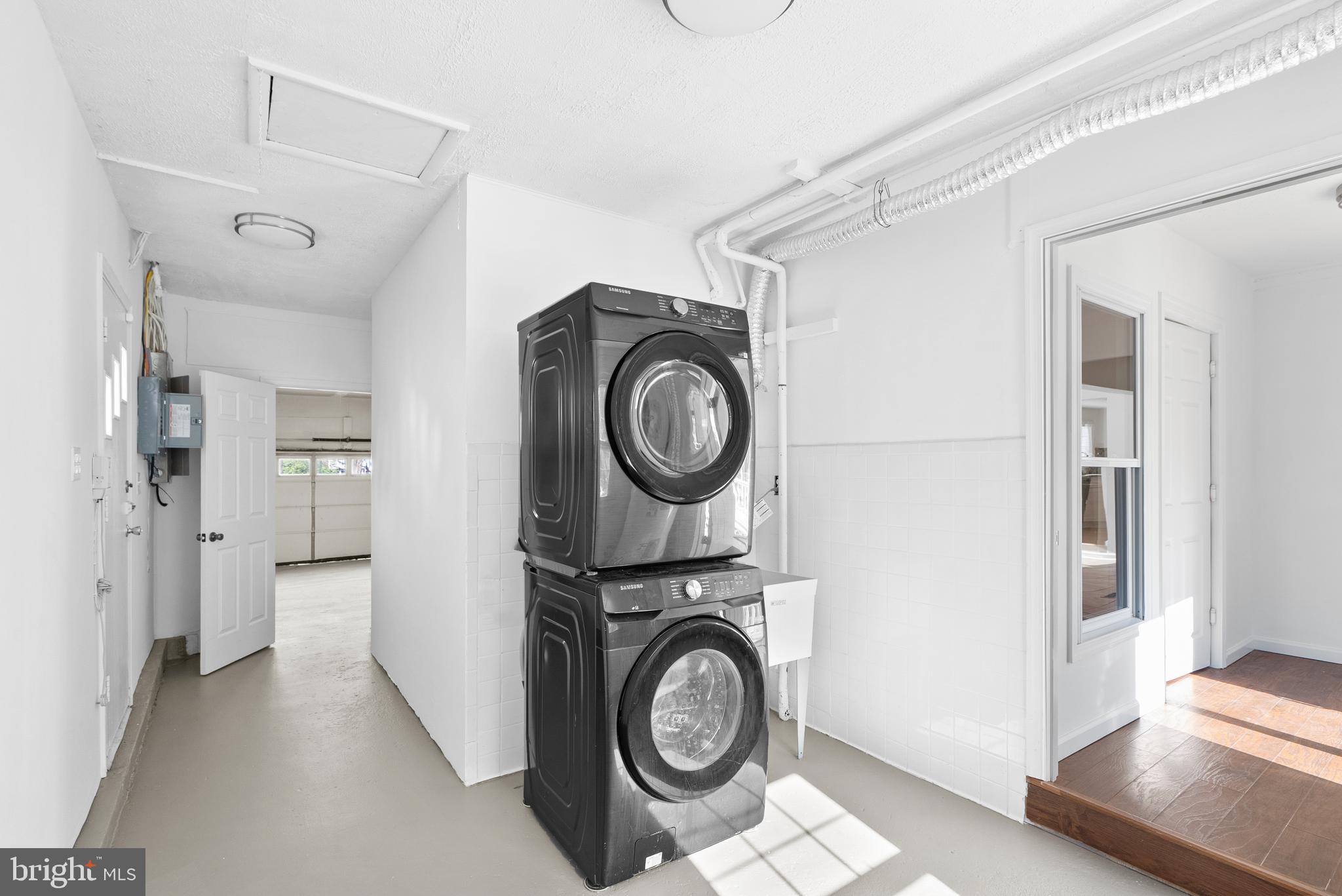 VILLAGE OF LONG REACH - Residential