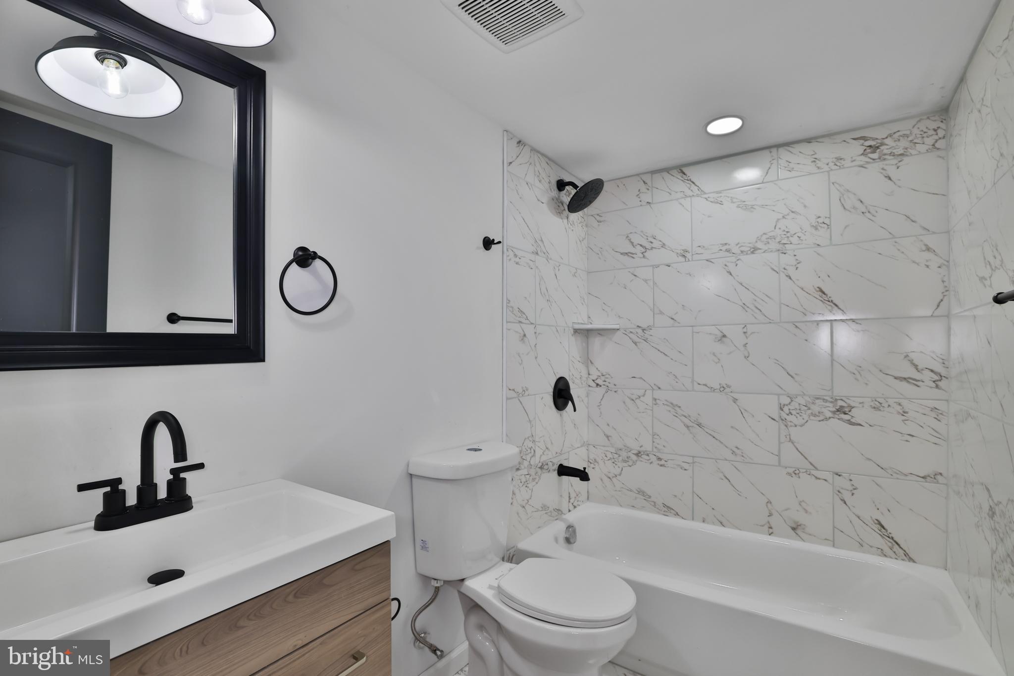 GLASSMANOR - Residential