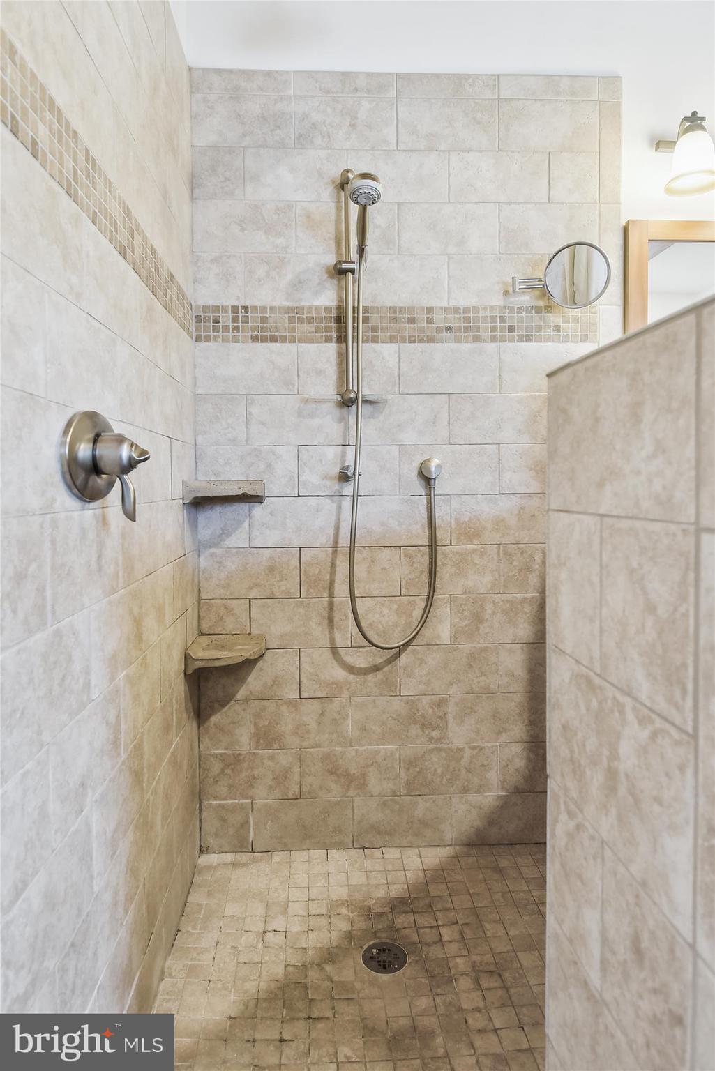 KINGCREST - Residential