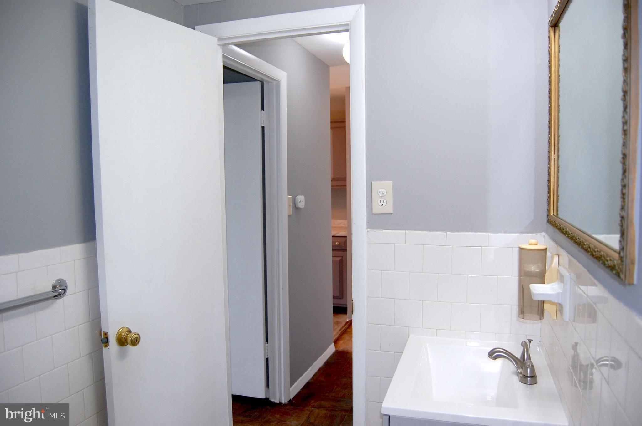 BOLLING BROOK TOWERS - Residential Lease