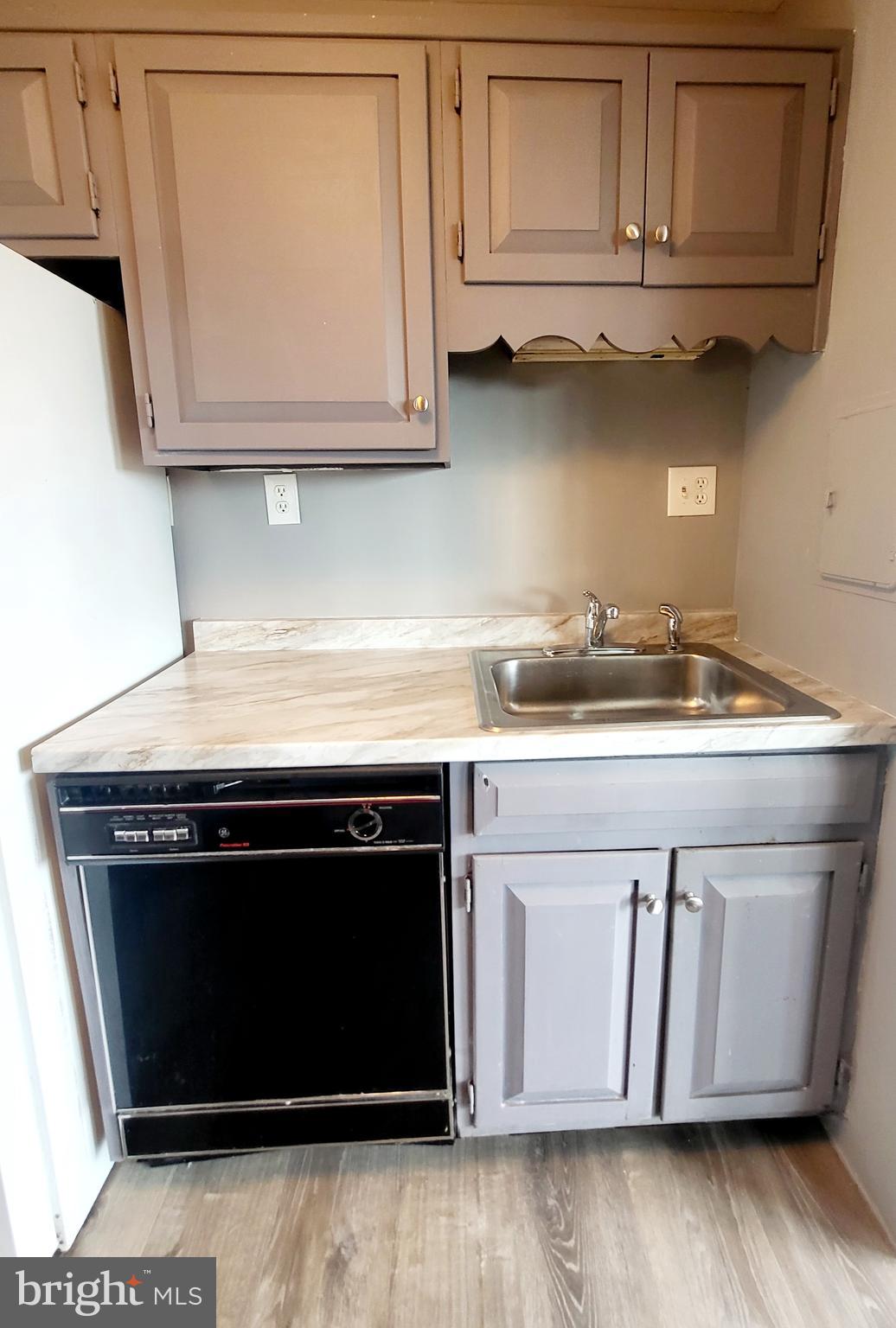 BOLLING BROOK TOWERS - Residential Lease