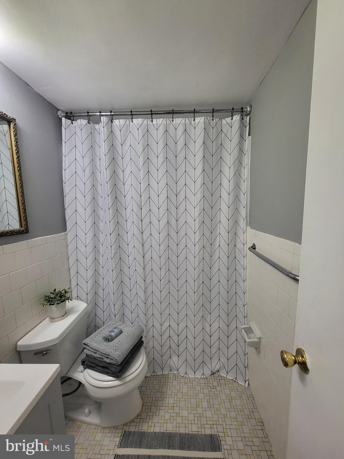 BOLLING BROOK TOWERS - Residential Lease