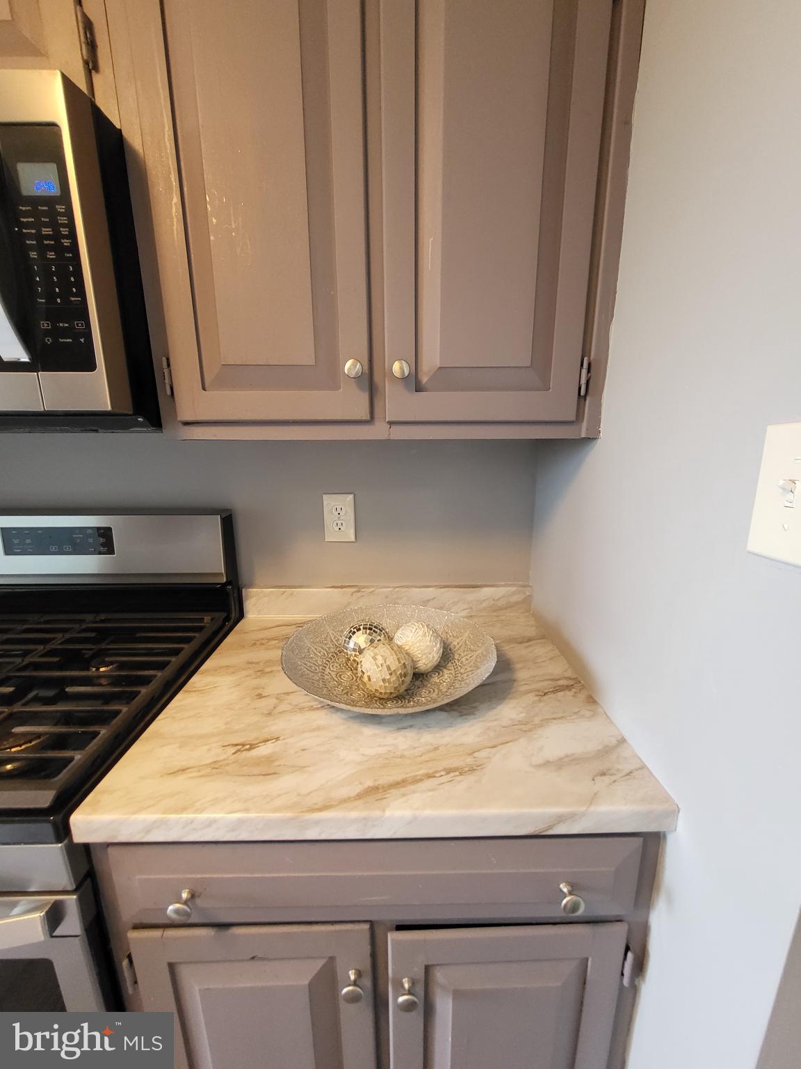 BOLLING BROOK TOWERS - Residential Lease