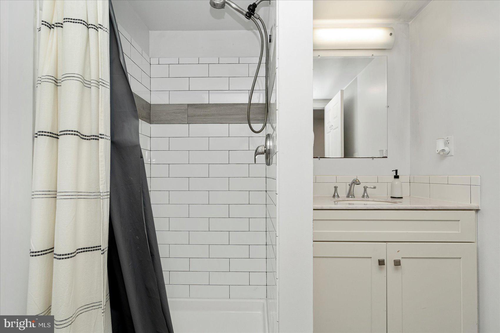 RIDGE GROVE - Residential