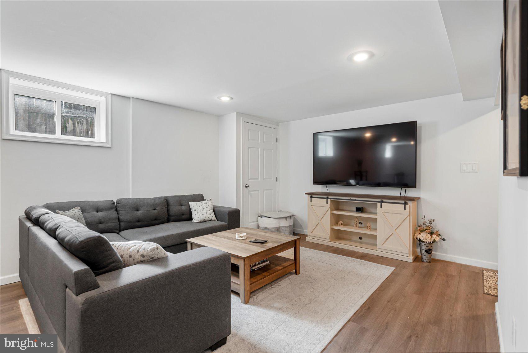 RIDGE GROVE - Residential