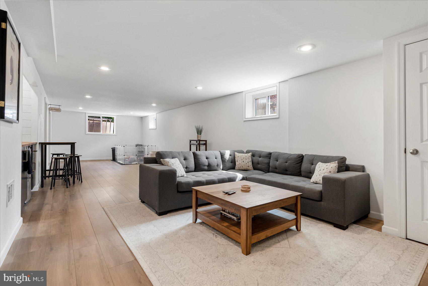 RIDGE GROVE - Residential