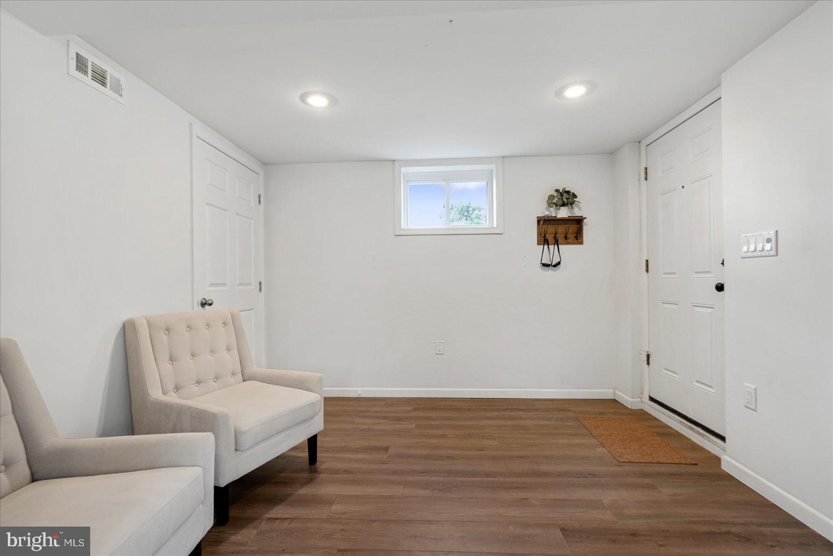 RIDGE GROVE - Residential