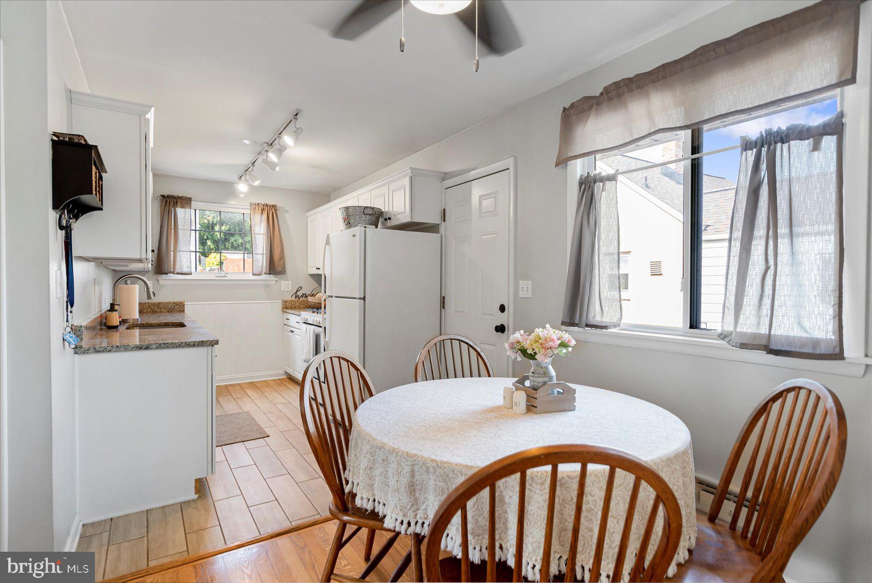 RIDGE GROVE - Residential