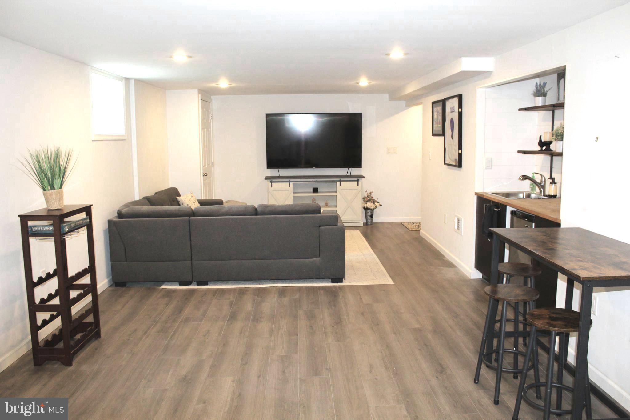 RIDGE GROVE - Residential