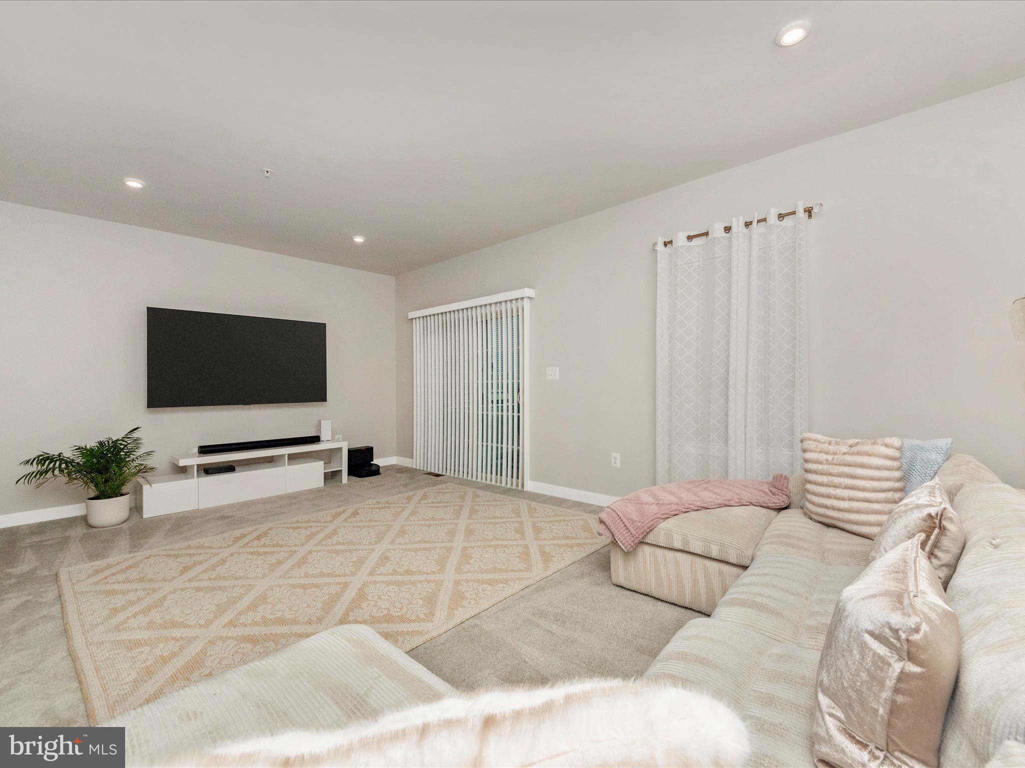 WESTSIDE - Residential