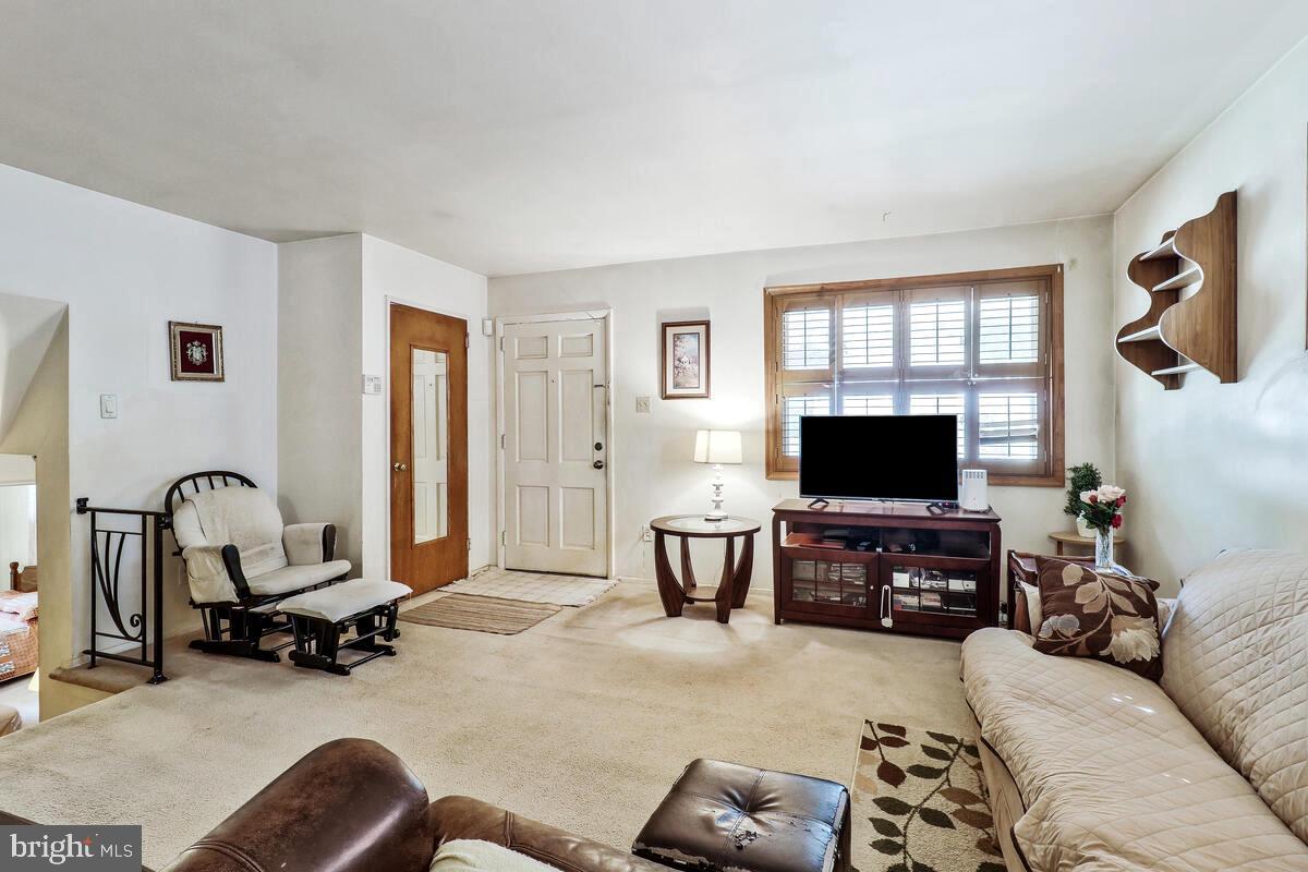 11104 LUND PLACE