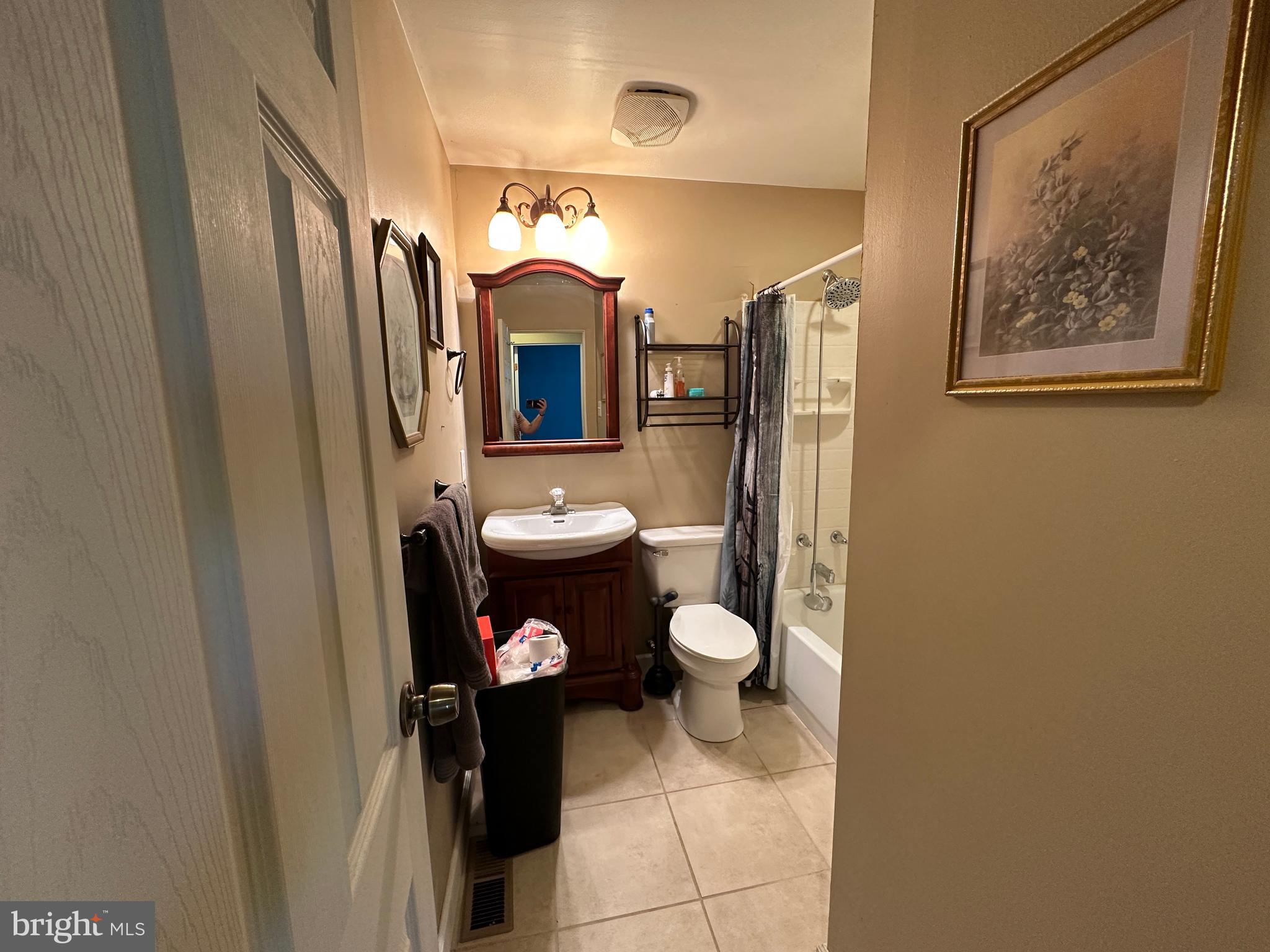 BERKELEY MANOR - Residential