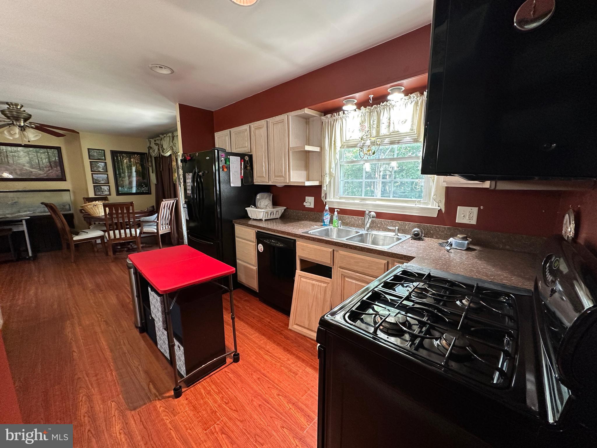 BERKELEY MANOR - Residential