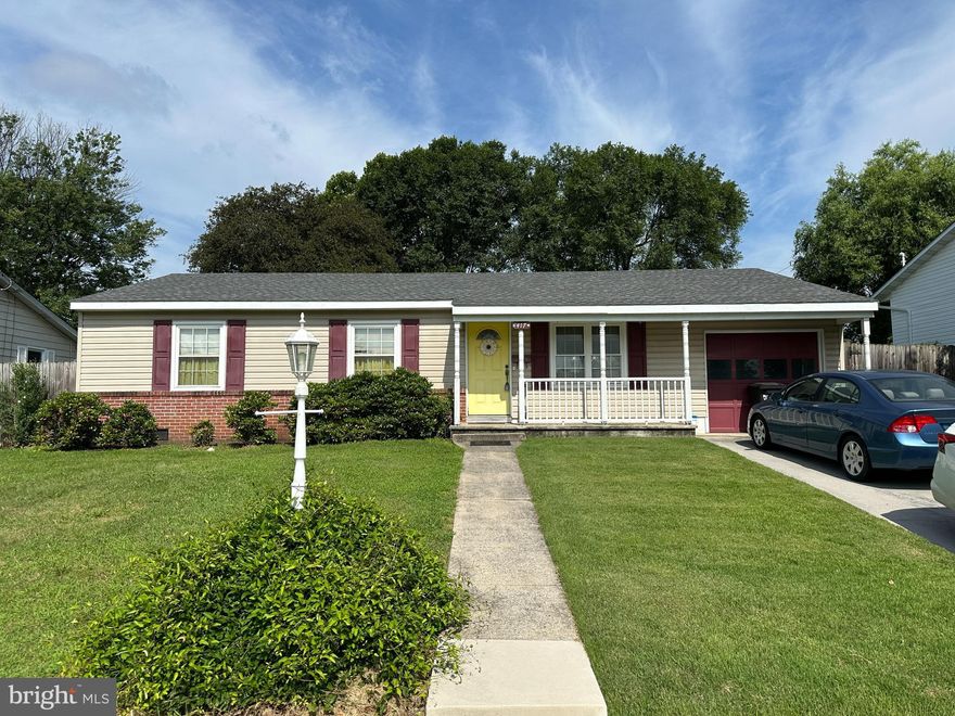 NICE 3-BEDROOM, 2-BATH HOME IN MARTINSBURG, WV! Don’t miss this opportunity to own a well-located home in Martinsburg—just a short walk to schools, shopping, recreation, and more! This property features 3 bedrooms, 2 full bathrooms, a spacious living room, eat-in kitchen, laundry room, and an attached 1-car garage. With some TLC, this home has great potential to shine—perfect for a homeowner or investor looking to add value. This property will be offered at auction on Tuesday, August 26, 2025, at 3:00 PM. The List price in no way represents a minimum, starting, or acceptable bid.