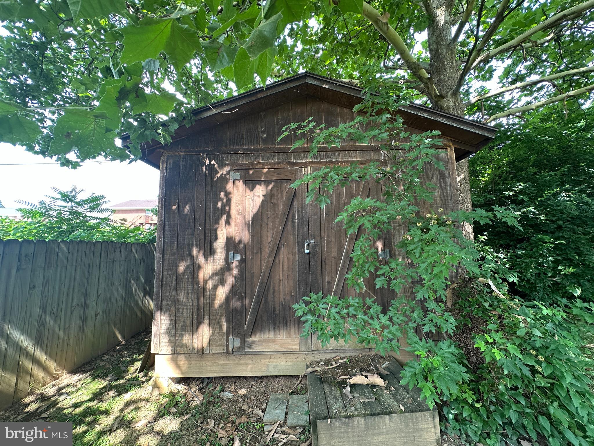 BERKELEY MANOR - Residential