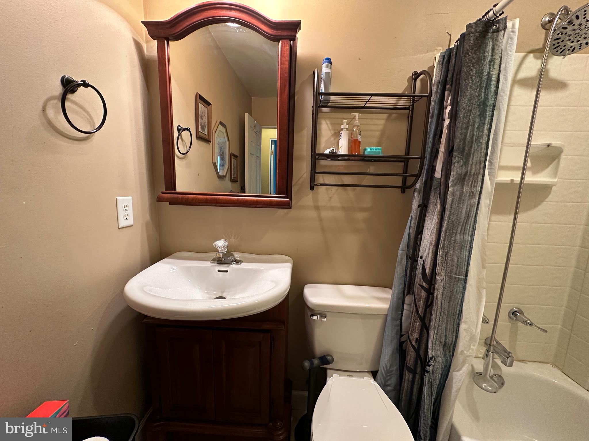 BERKELEY MANOR - Residential