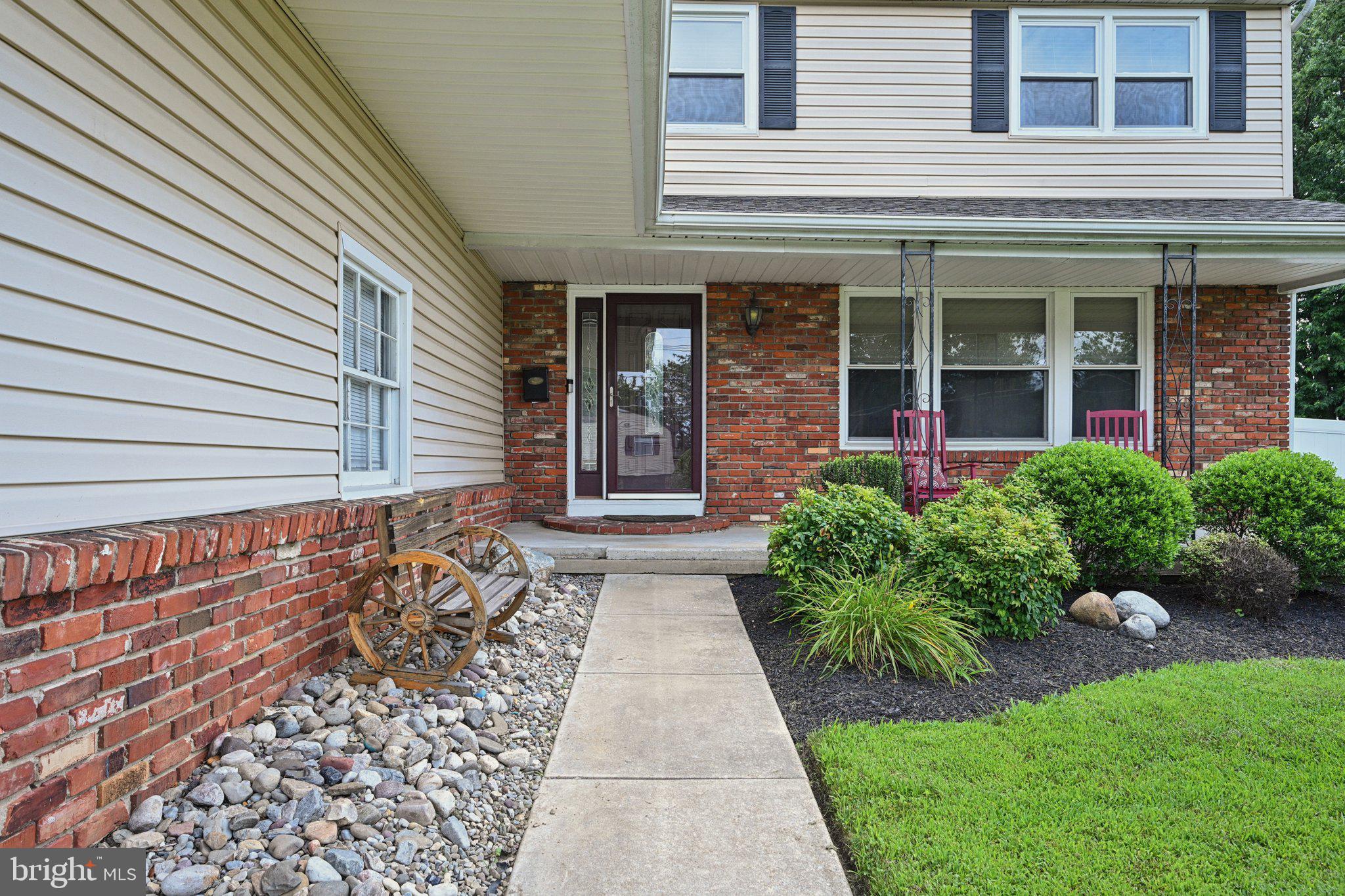 14 N SYRACUSE DRIVE