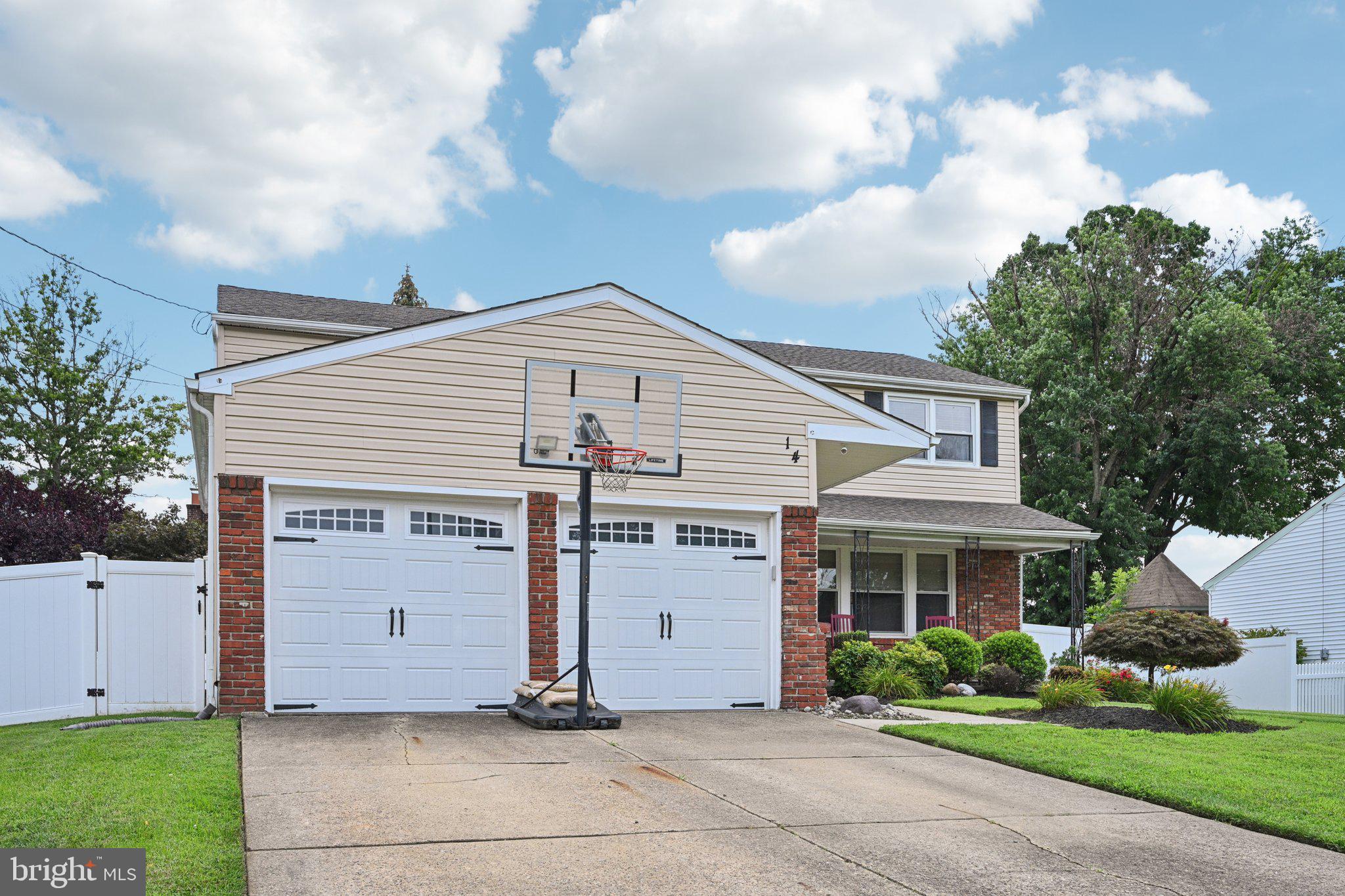 14 N SYRACUSE DRIVE