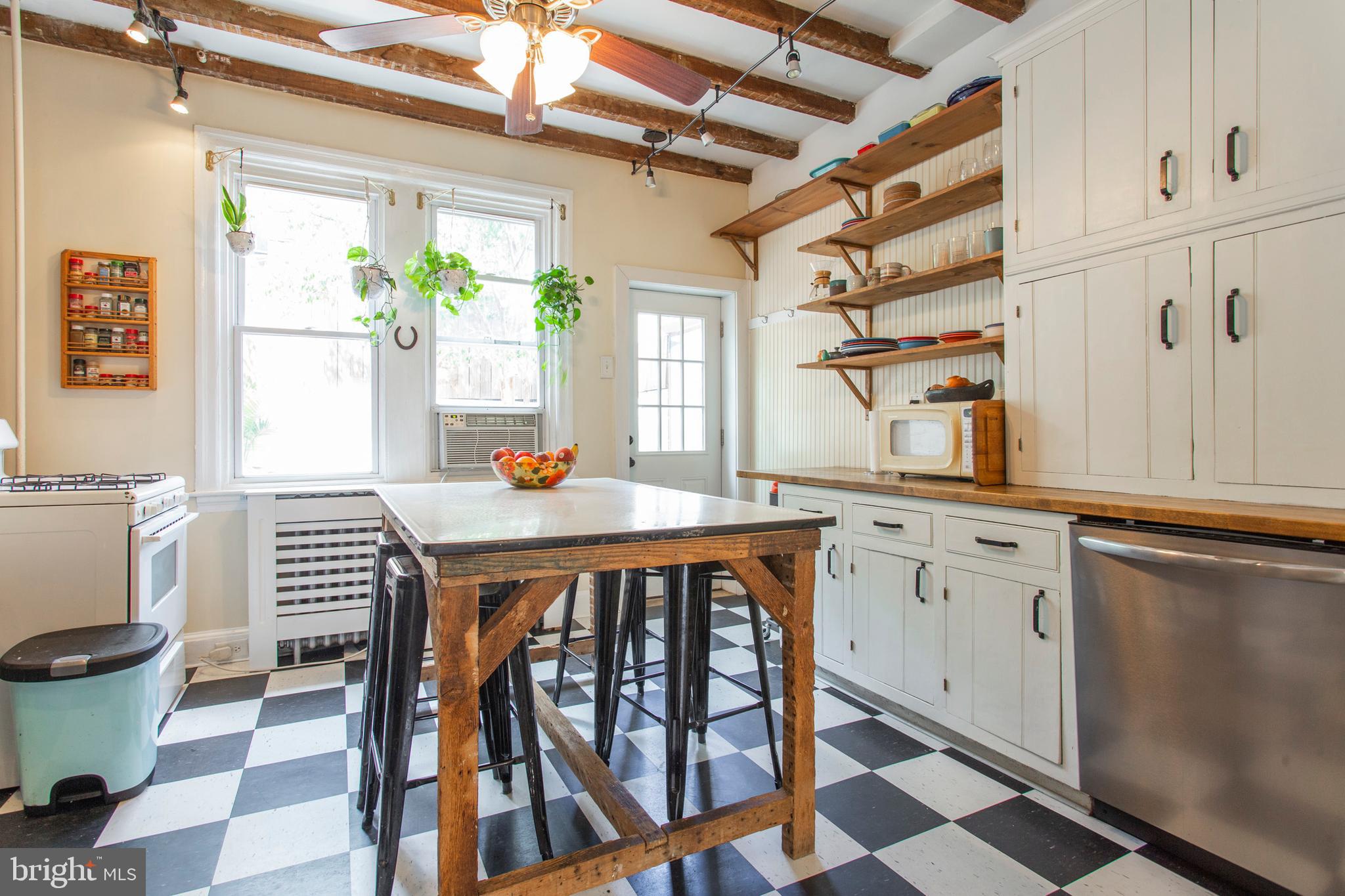 DICKINSON NARROWS - Residential