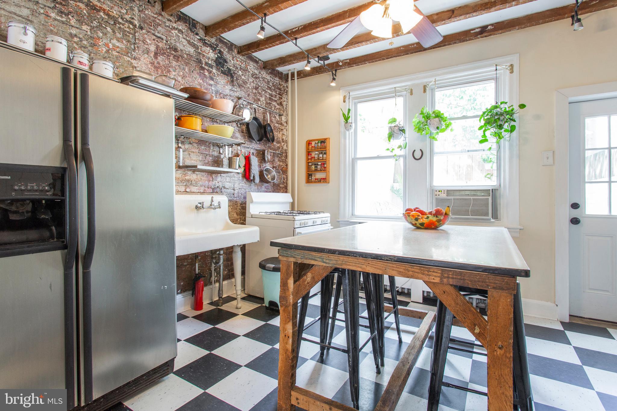 DICKINSON NARROWS - Residential