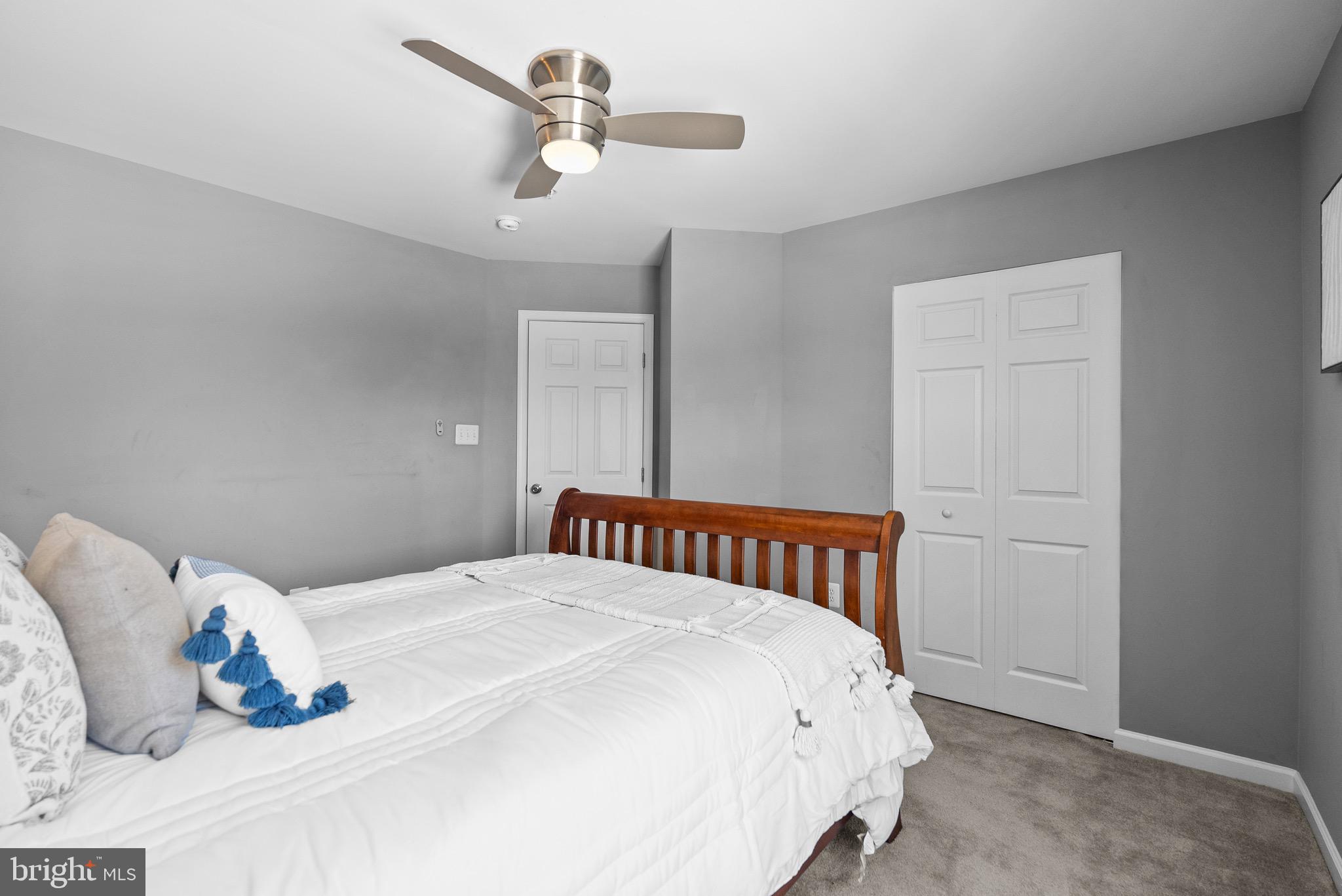 VISTAS AT GALLAHAN - Residential