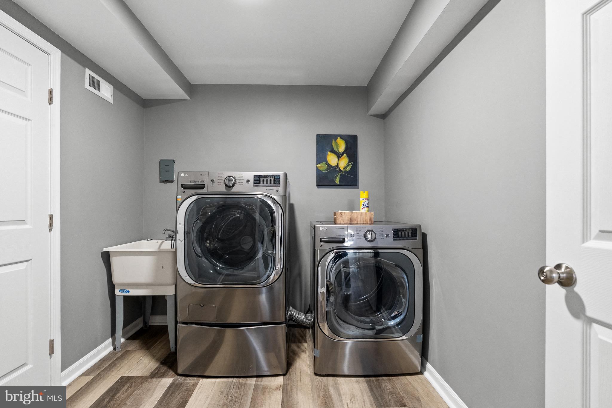 VISTAS AT GALLAHAN - Residential